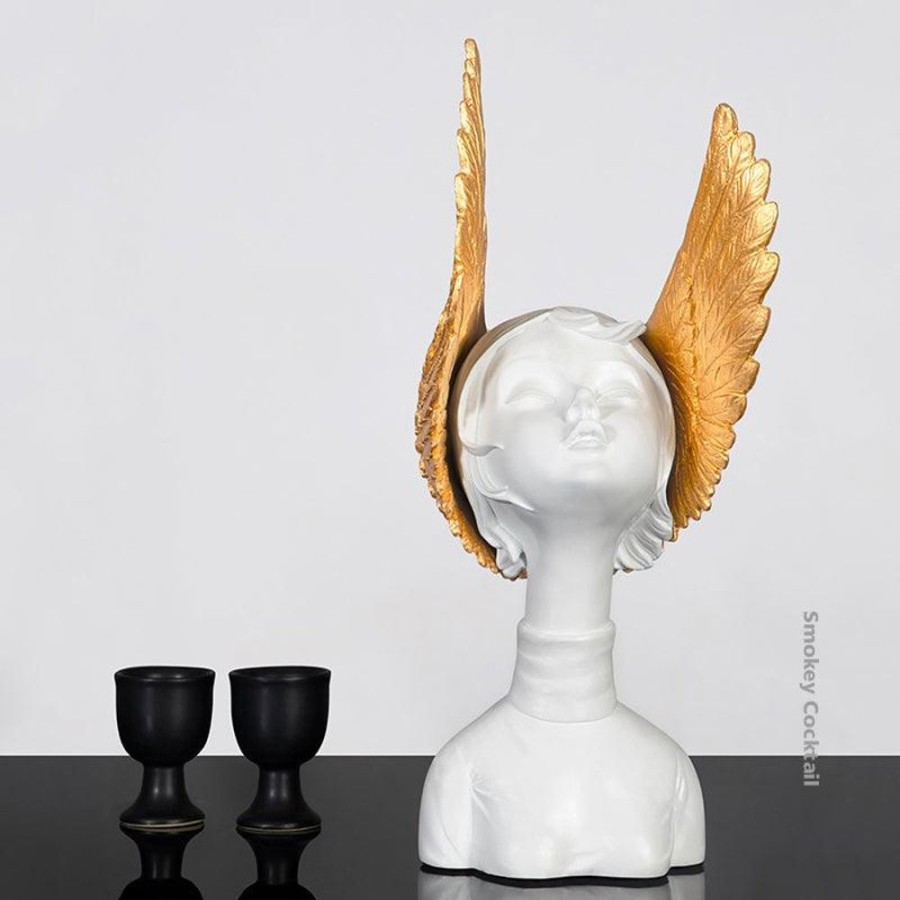 Decor NUGL/23-24/112/LOC | Winged Hat Handmade Sculpture